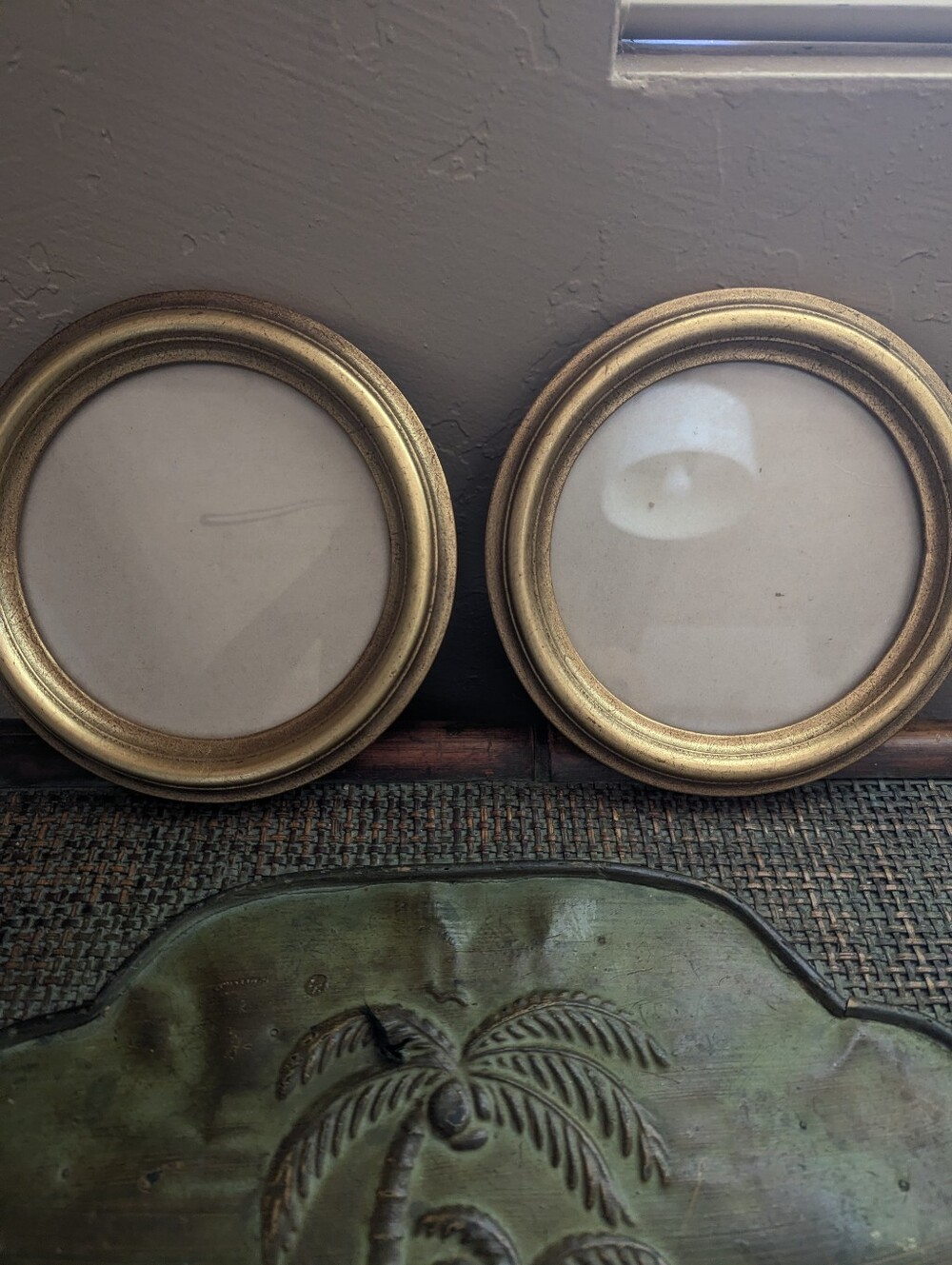 2 Vintage 7.5" Gold Leaf Round Wall Frame Gilt Picture Frames European Antique